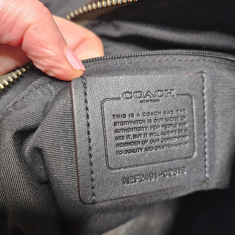 Coach Shoulder Bag - Picture 7 of 7